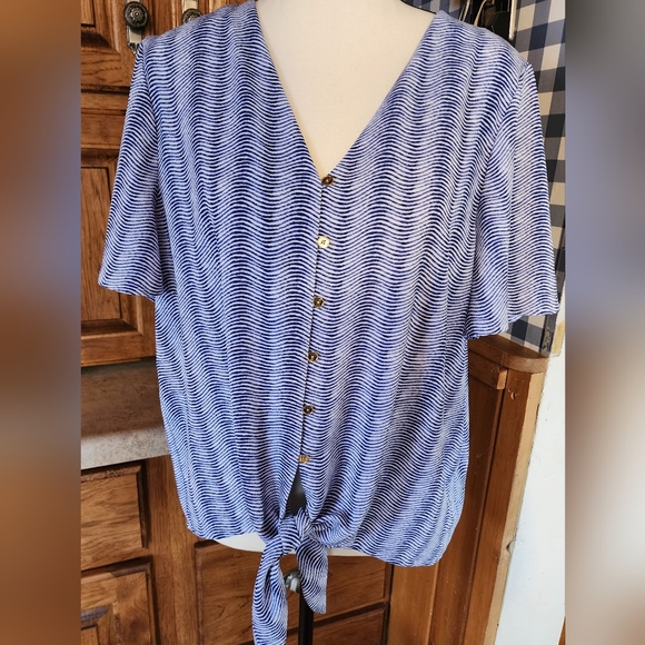MICHAEL Michael Kors Tops - Michael Michael Kors Blue and White Short Sleeve Blouse Size L
